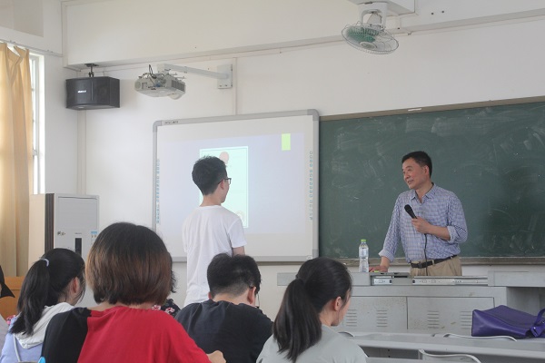 上海师范大学教授、博士生导师王建疆教授来我校讲学