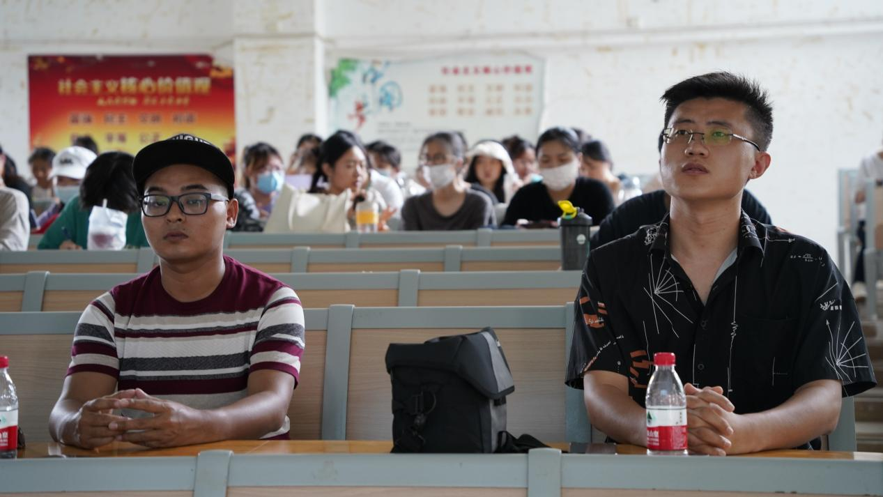 新闻传播与影视学院校友沙龙活动暨2020级职业规划讲坛顺利举办