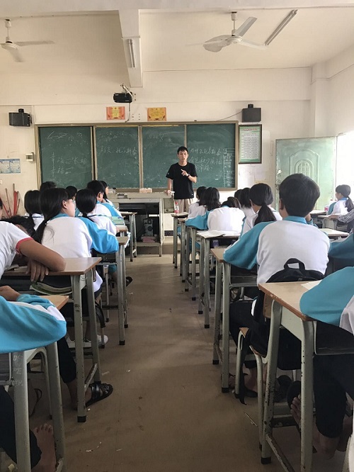 经历酸甜苦辣 方能收获百味人生——记文学院2014级学生实习