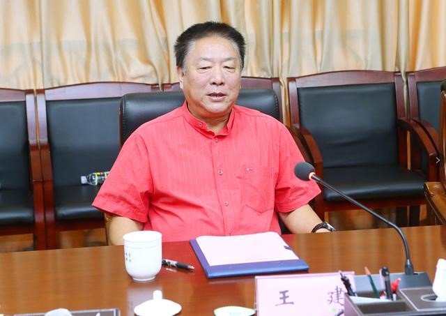 著名作家王建向海南师范大学捐赠全部财产设立晓剑文学奖励与扶助基金