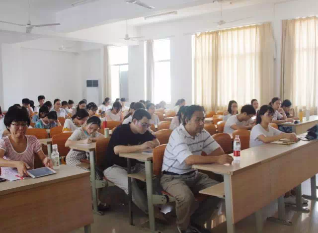 青年之声·文学院“天涯人文:弘扬中华优秀传统文化”系列讲座之《野草》的心理真实