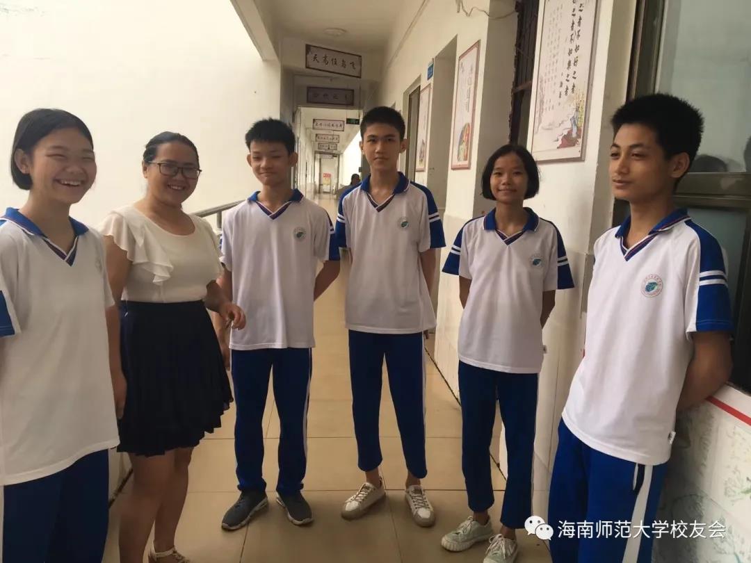 一位用爱传递知识的人民教师