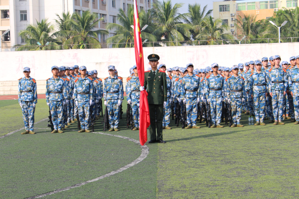 靡不有初，鲜克有终——记物电学院2015级新生参加军训总结汇演活动