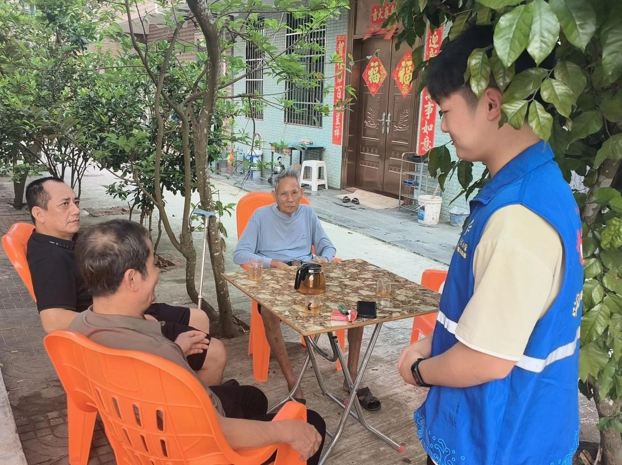 趁青春,进社区