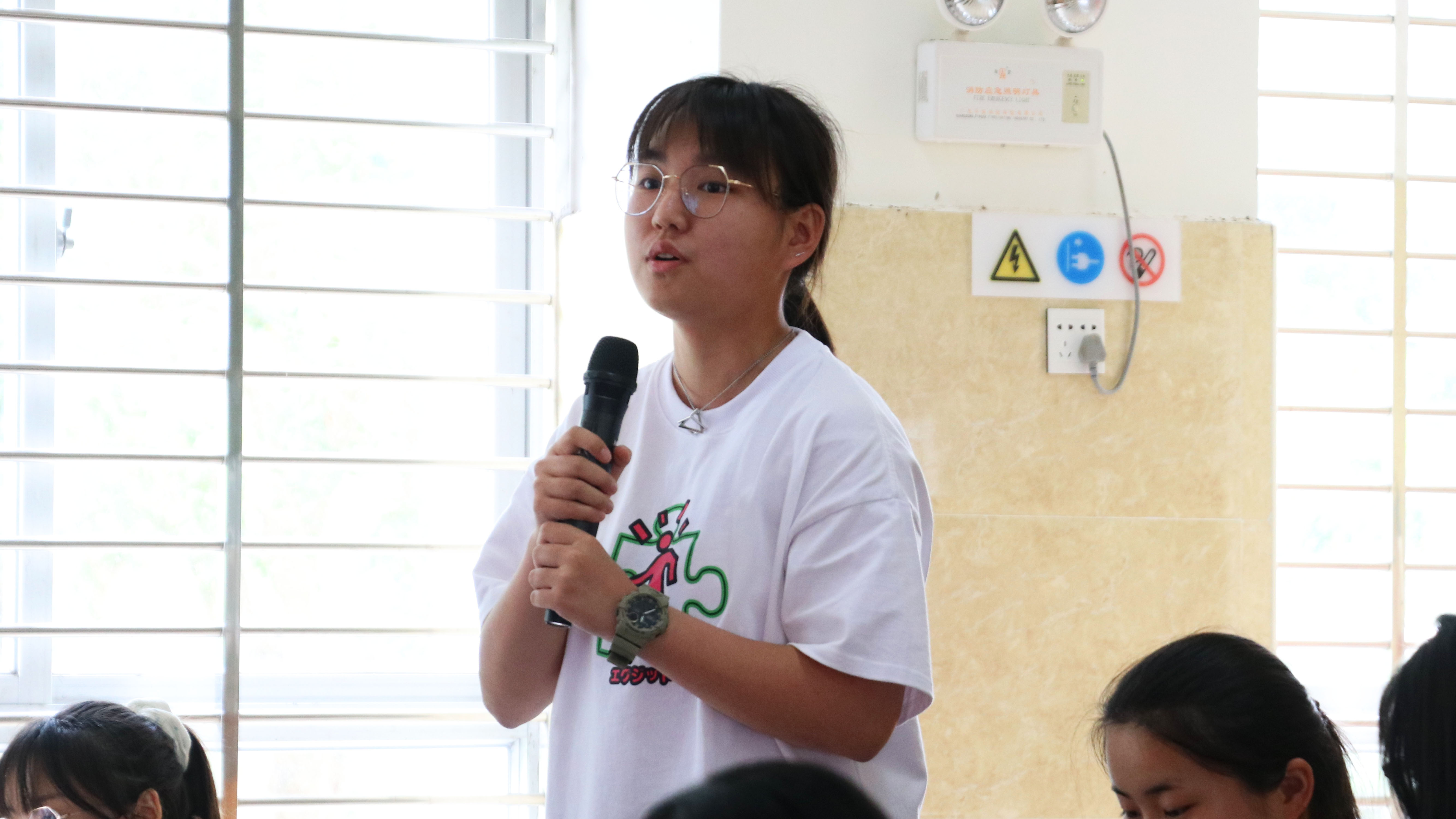 原黑龙江广播电视台副台长关中来我院做“把有意义的新闻做得有意思”专题讲座