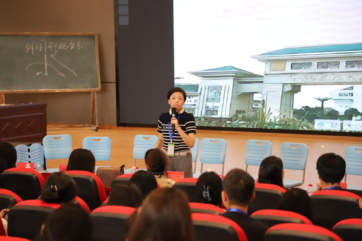 海南师范大学音乐学院学生观摩附属中学教学开放周音乐公开课
