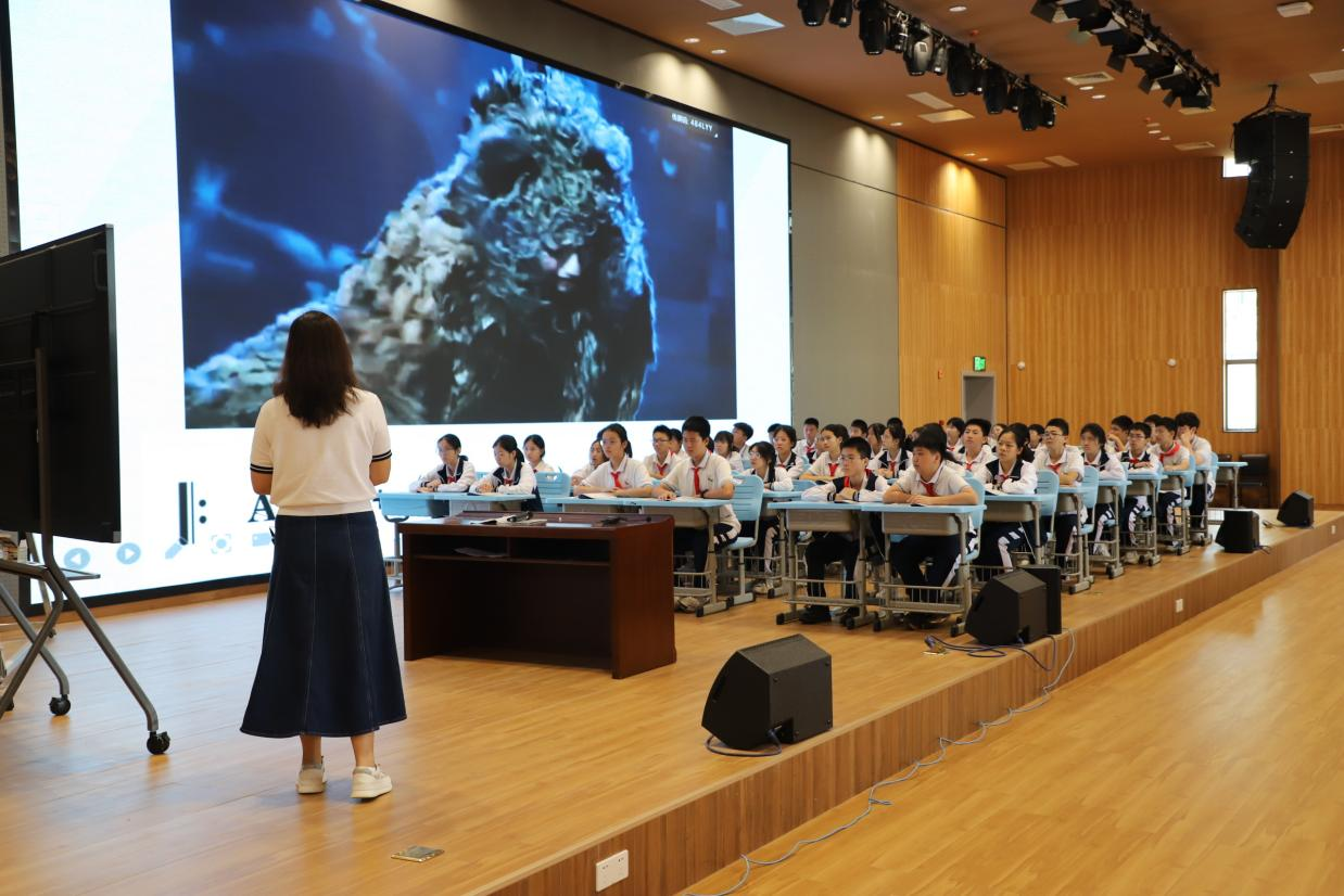 海南师范大学音乐学院学生观摩附属中学教学开放周音乐公开课