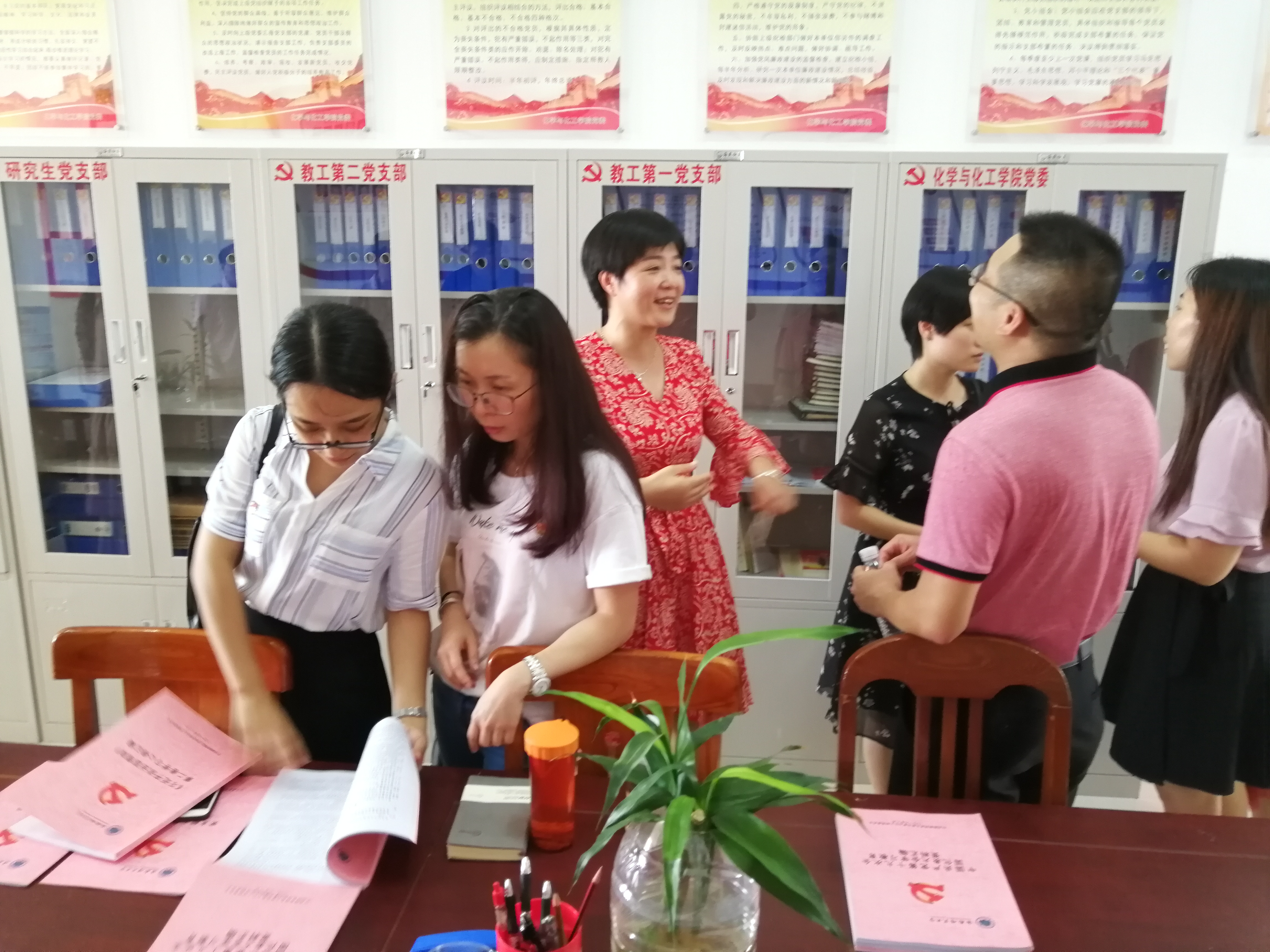 海南医学院来我院交流考察党建工作