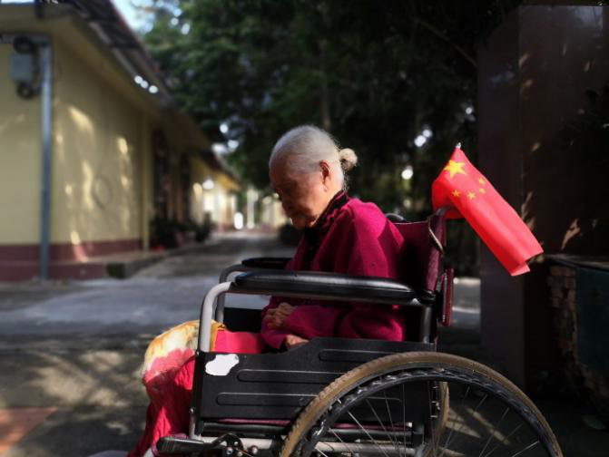 新闻传播与影视学院举行“光影年华,献礼海师”摄影大赛颁奖仪式