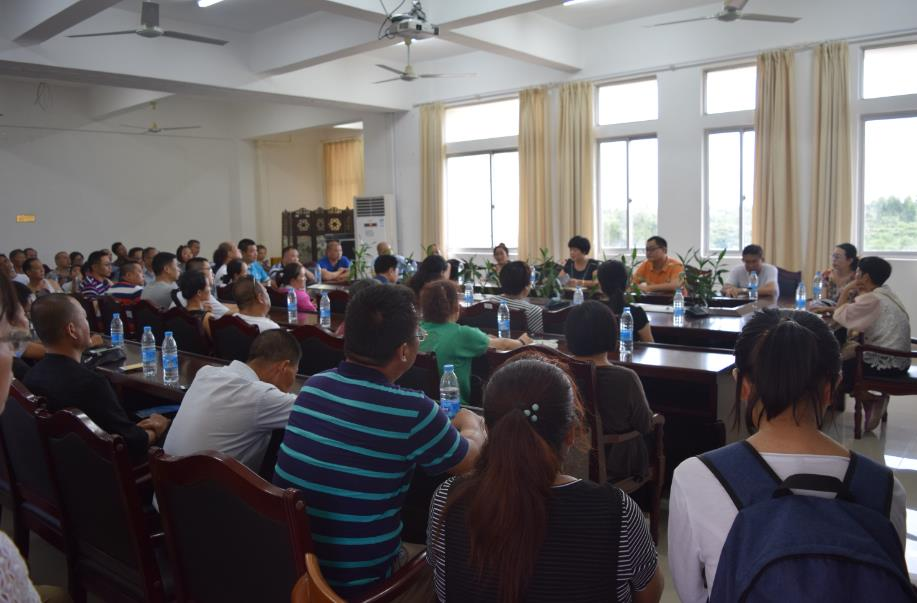 化学与化工学院迎新工作蓬勃开展