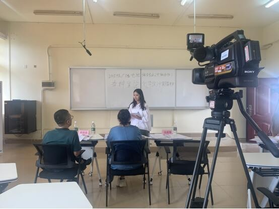 我院组织开展2018级广播电视编导（中俄合作办学）专业毕业论文（设计）中期检查工作