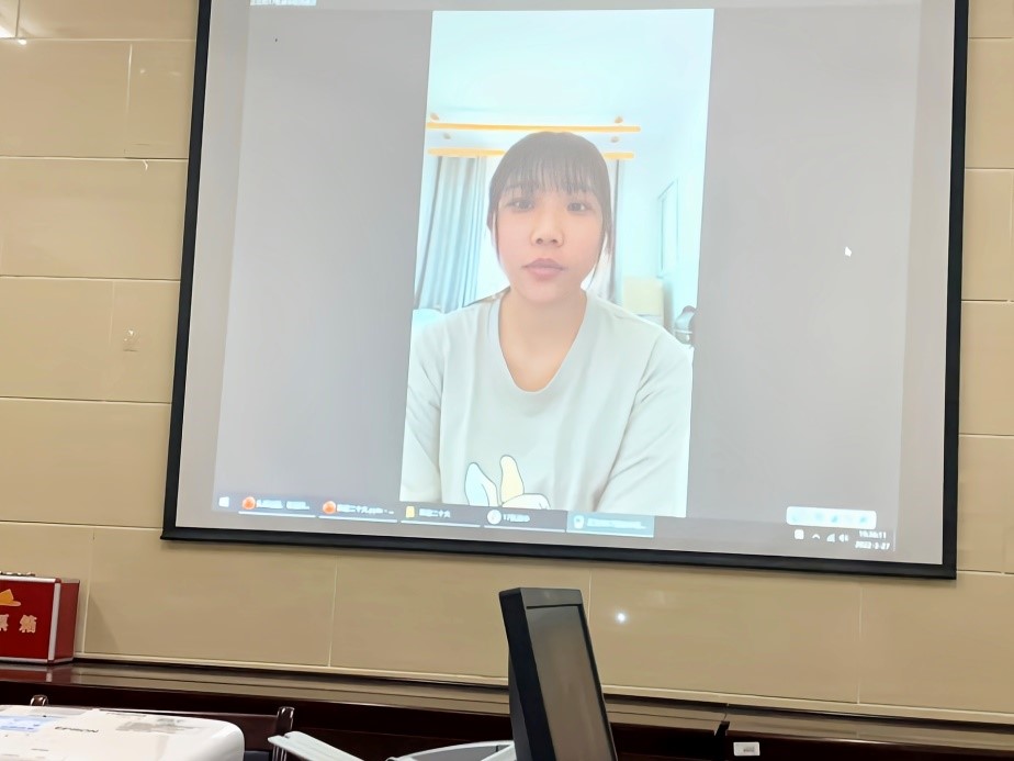 文学院开展“扎根边疆，在祖国西部绽放青春光彩”毕业生党员就业分享会