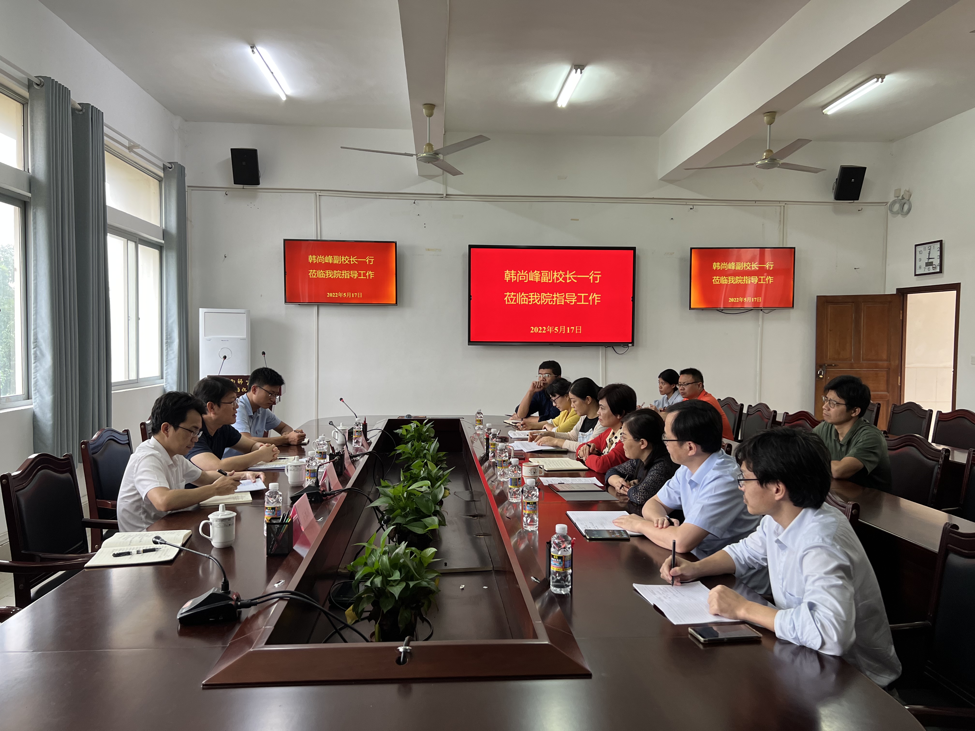 校领导到化学与化工学院检查指导就业工作