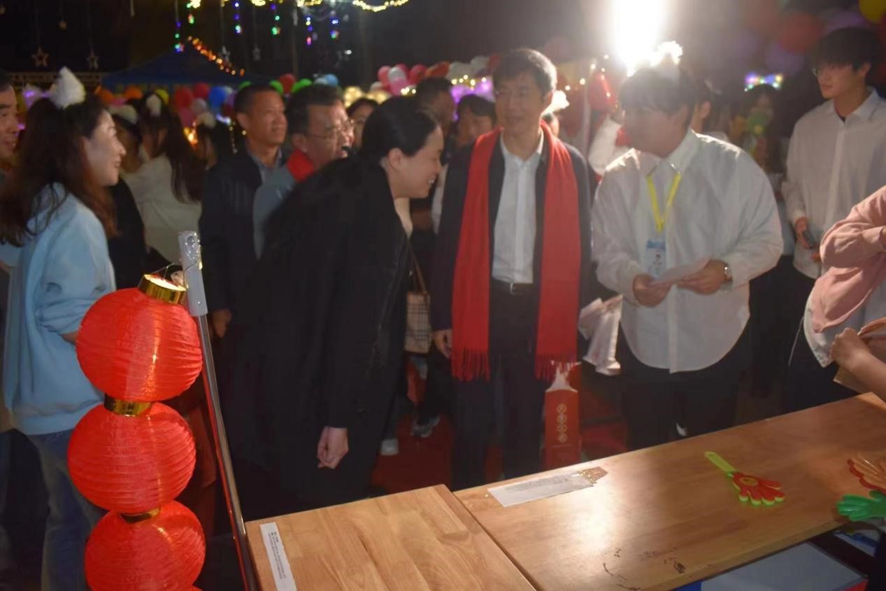 教育学院团委学生会举办庆新年游园活动
