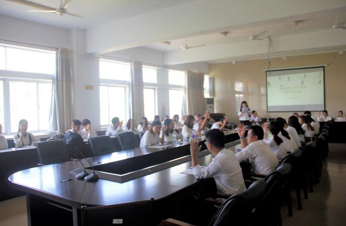 凝青春之力,促学院发展——记青年之声·文学院学生代表大会