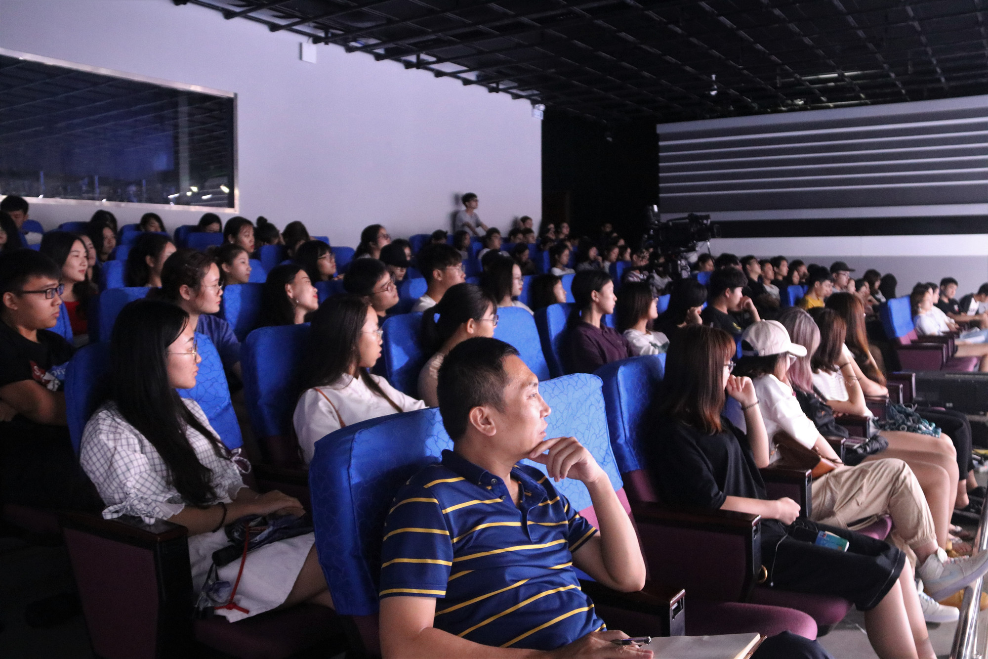 中西荟萃  声影合一