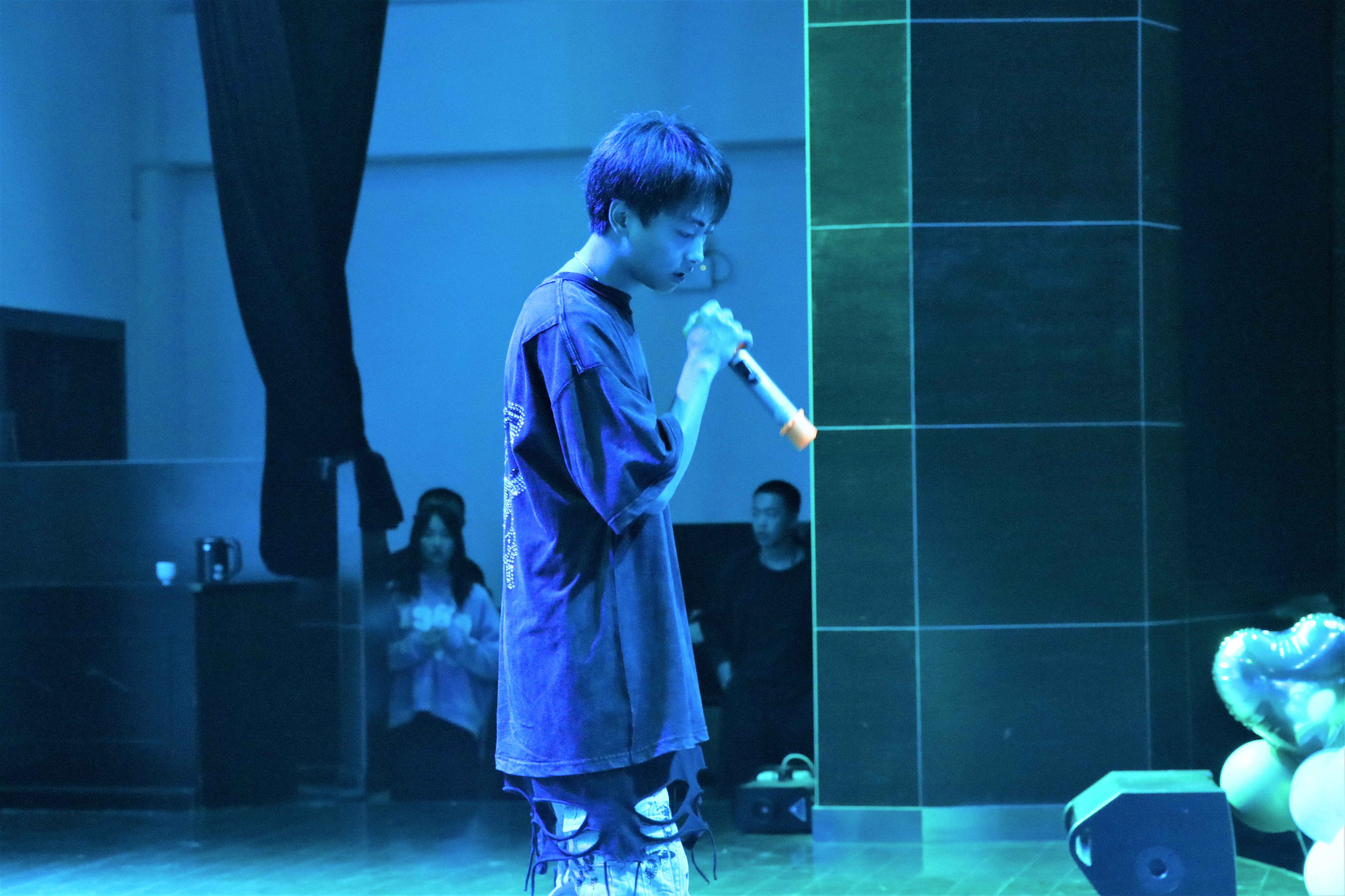 “青春绽放的瞬间”——新闻传播与影视学院表演专业汇报晚会成功举办