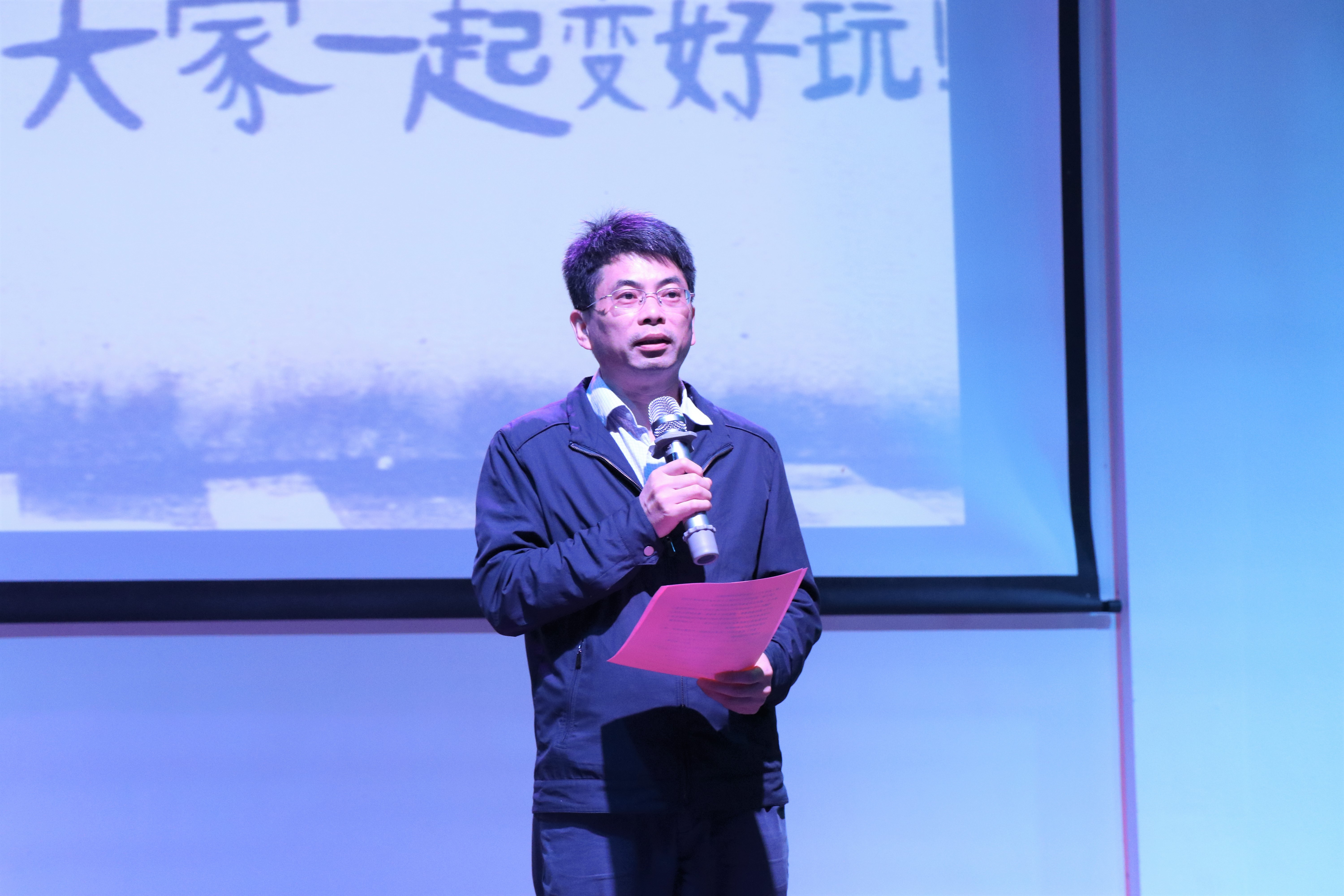 “青春绽放的瞬间”——新闻传播与影视学院表演专业汇报晚会成功举办