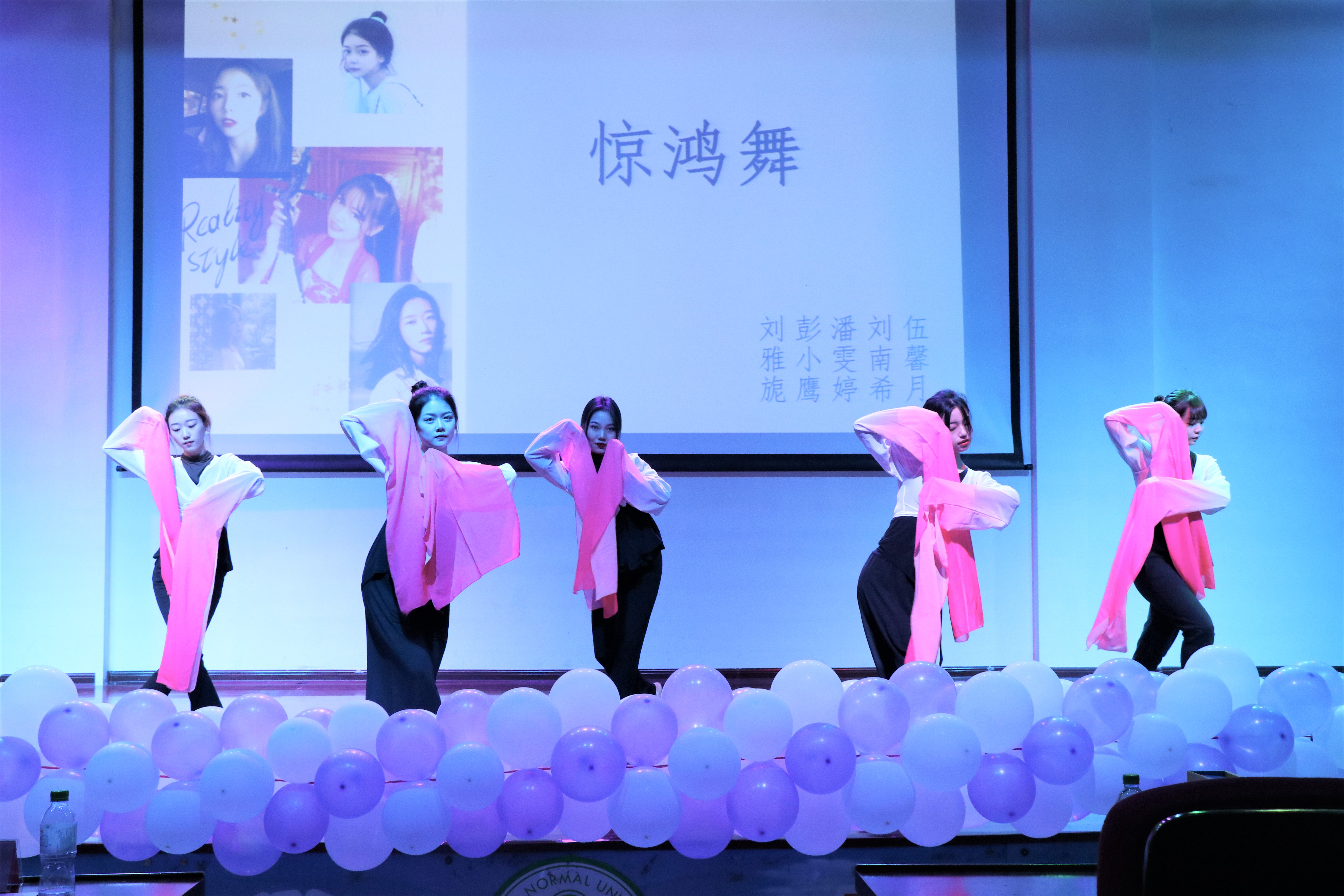 “青春绽放的瞬间”——新闻传播与影视学院表演专业汇报晚会成功举办