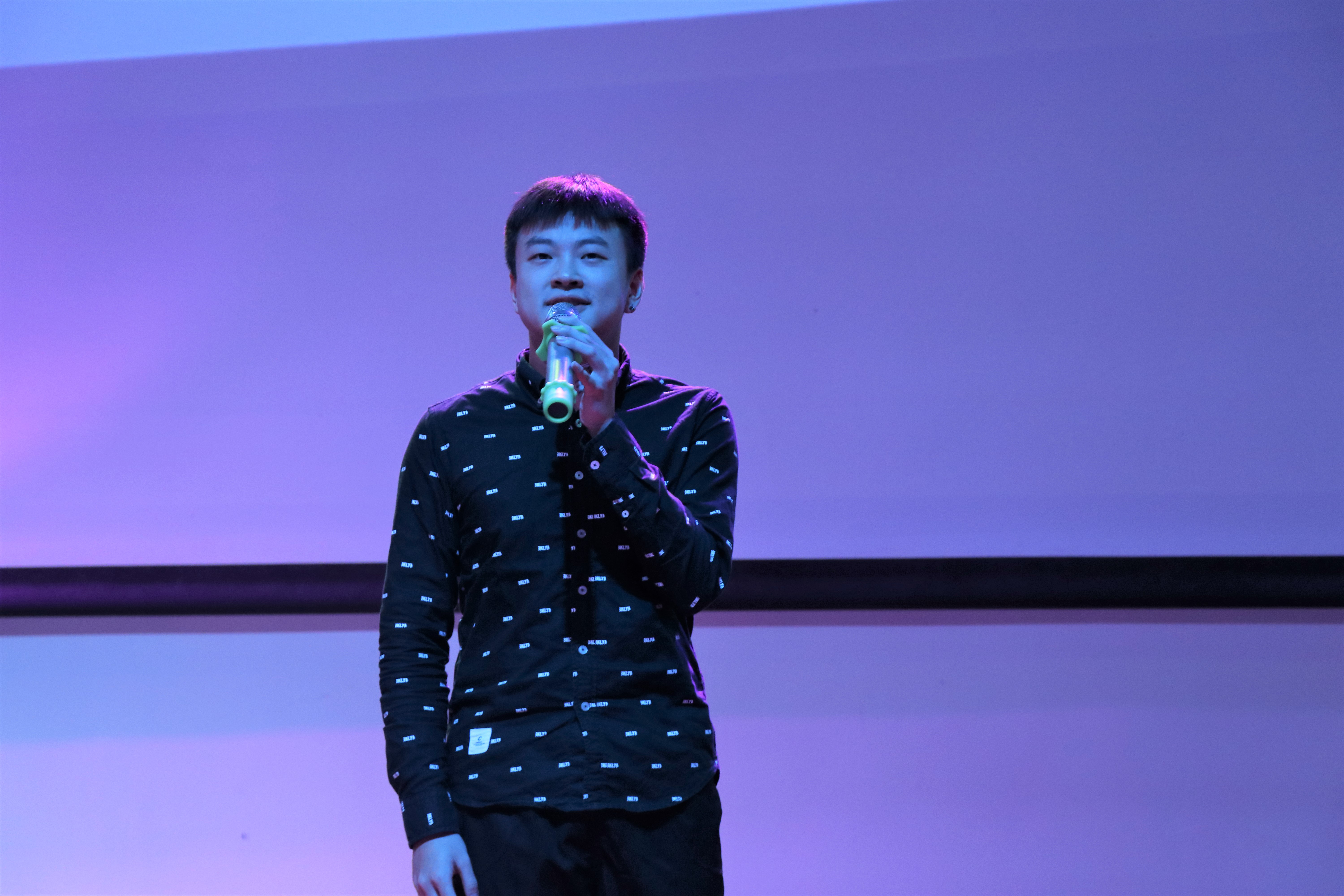 “青春绽放的瞬间”——新闻传播与影视学院表演专业汇报晚会成功举办