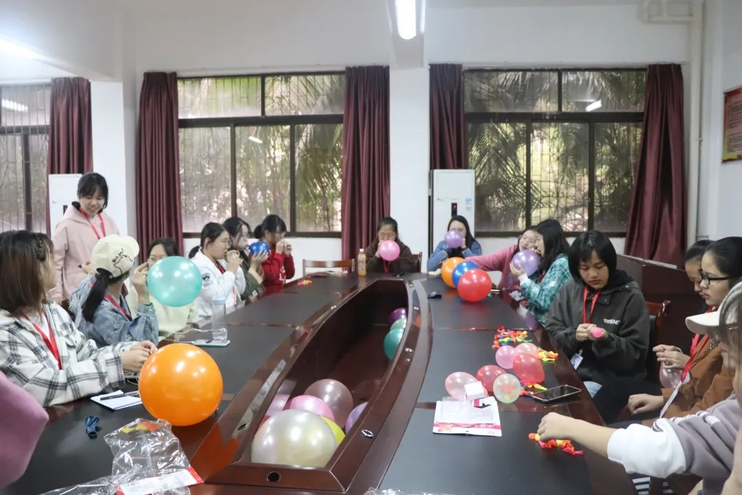 【青年之声】物理与电子工程学院开展元旦游园活动