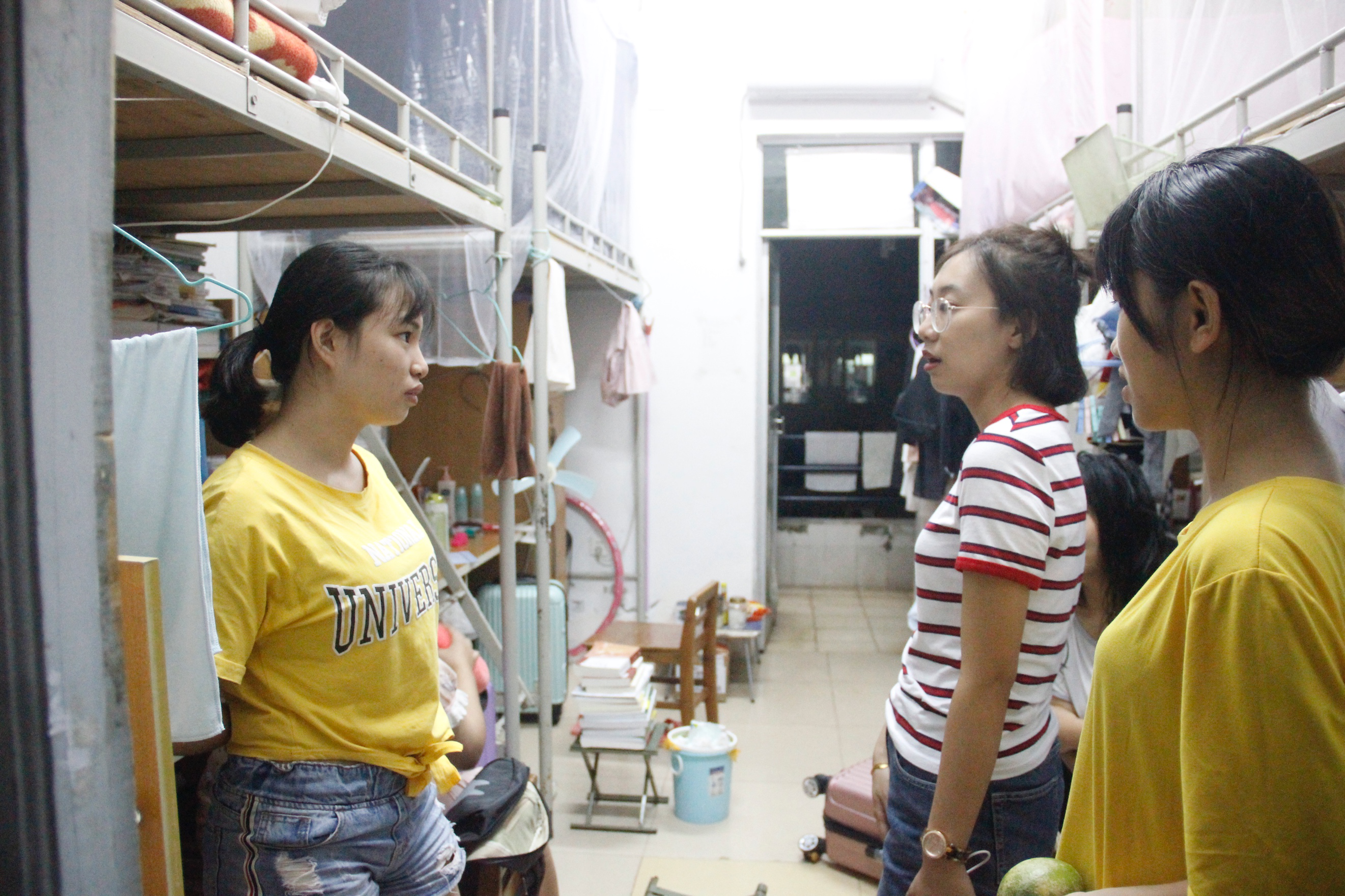 学院领导走寝探望,莘莘学子倍感温暖——记青年之声·文学院开学走寝