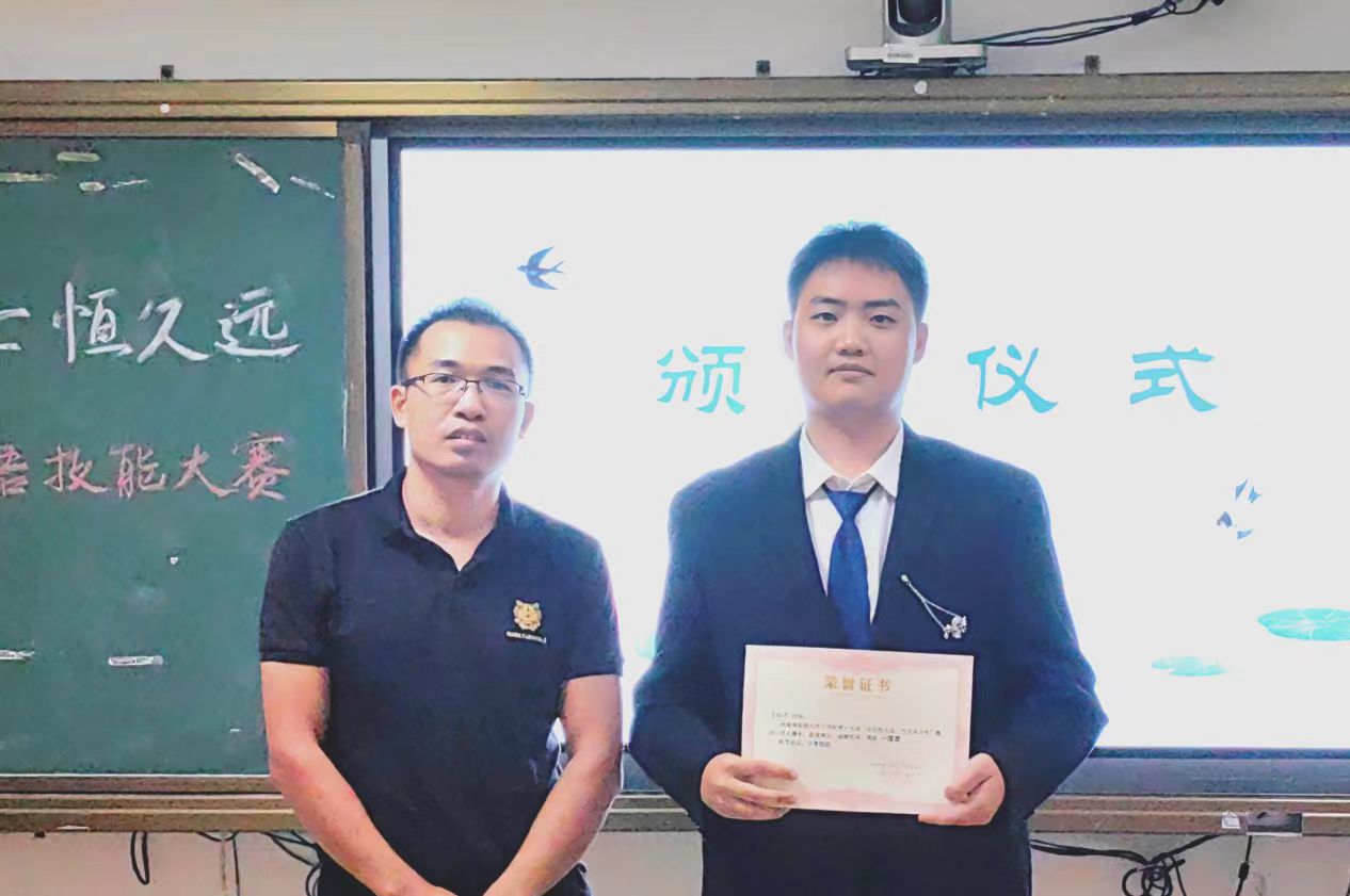 文学院举办“文化恒久远,自信亘古传”教师口语技能大赛