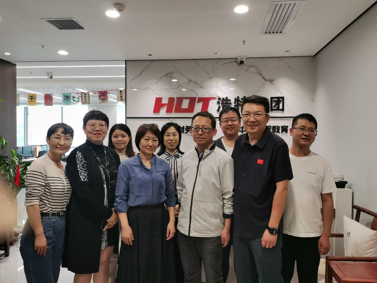 校领导走访陕西校友联络处及校友企业