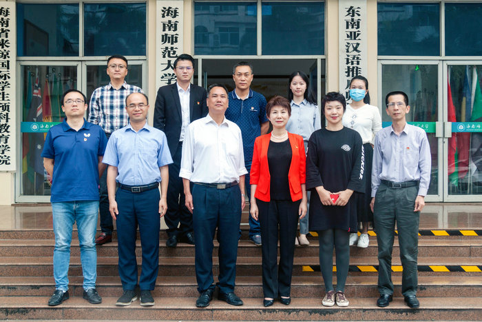 1637222008799543.jpg 全体人员合影.jpg