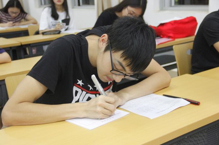 青年之声·文学院“字承古今,笔书寰宇”第九届三笔字大赛决赛