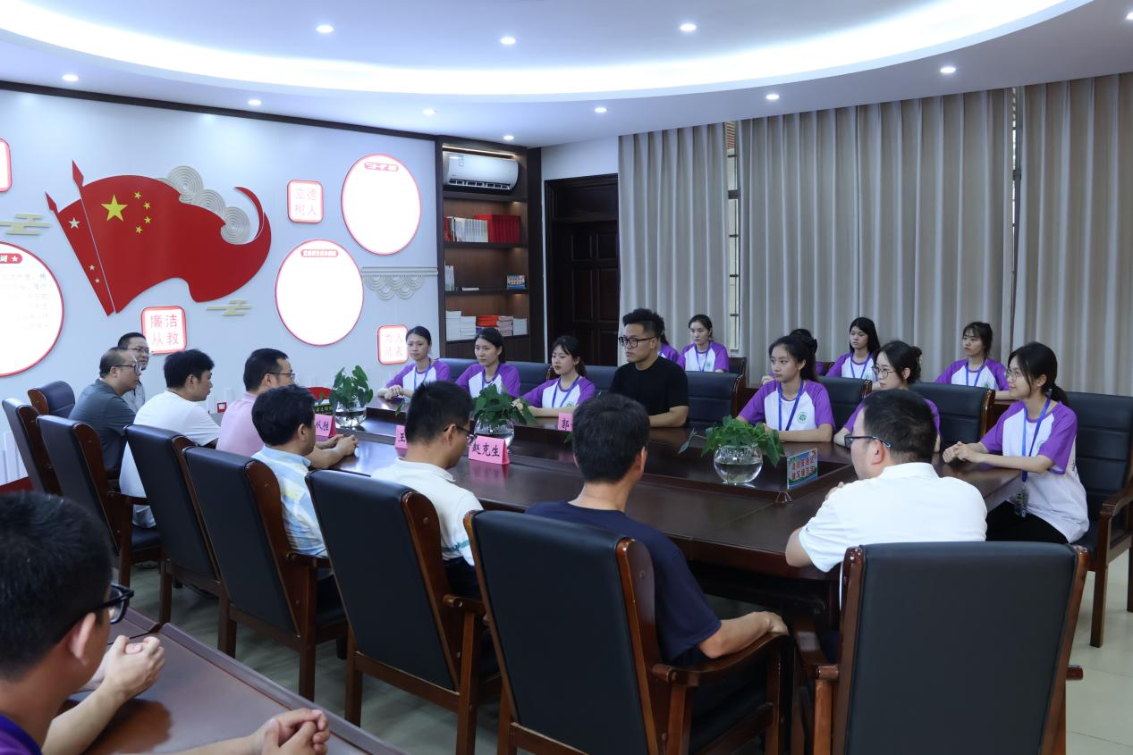 三下乡｜历史文化学院领导老师慰问“海岛筑梦，不负‘史’命”暑期三下乡支教团