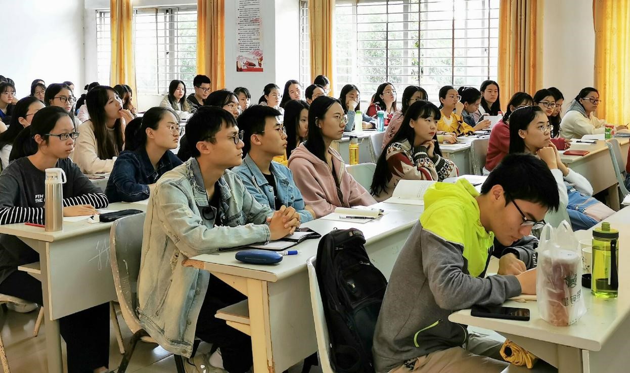 翰墨惊天地，读书通古今——记天涯人文弘扬中华民族传统文化系列讲座之“汉语方言语音调查与研究”