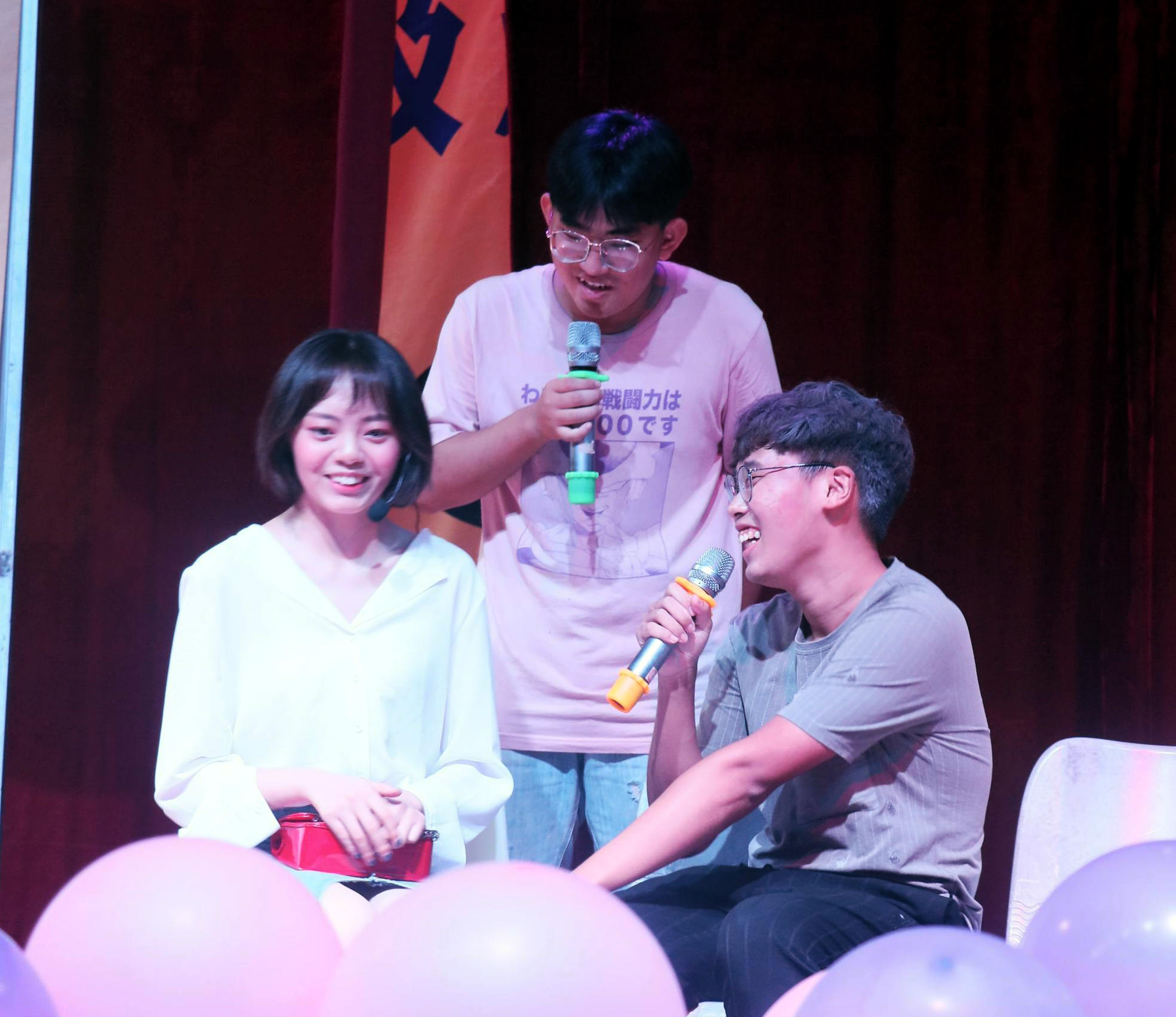 新闻传播与影视学院隆重举行2018级“踏雁逐梦，怦然新动”新生文艺晚会