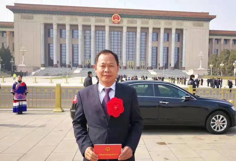 祝贺！海师五名校友获得全国脱贫攻坚先进个人称号！