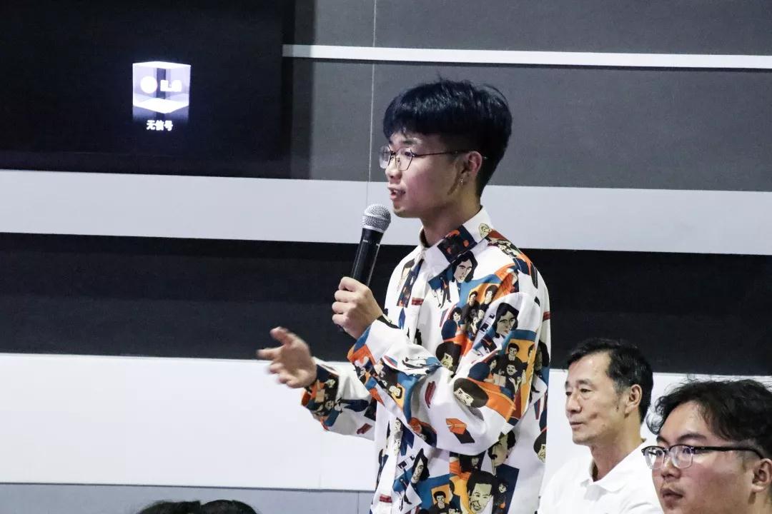 讲海南媒体故事，谈学子新闻理想——记海南师范大学“榕树”讲座之“对话海南媒体人”