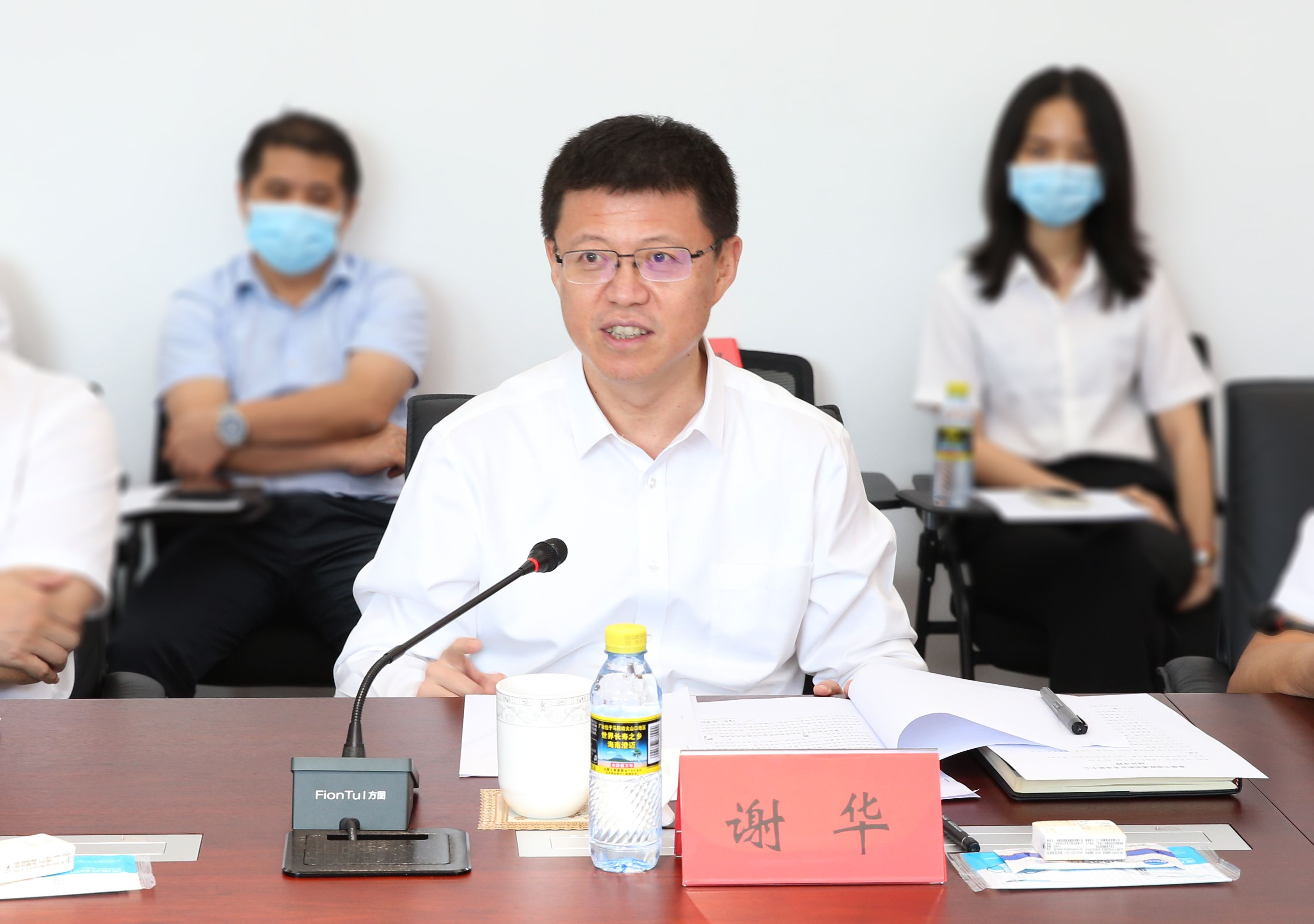 过建春、许玫带队赴中国联通海南智慧大厦调研考察