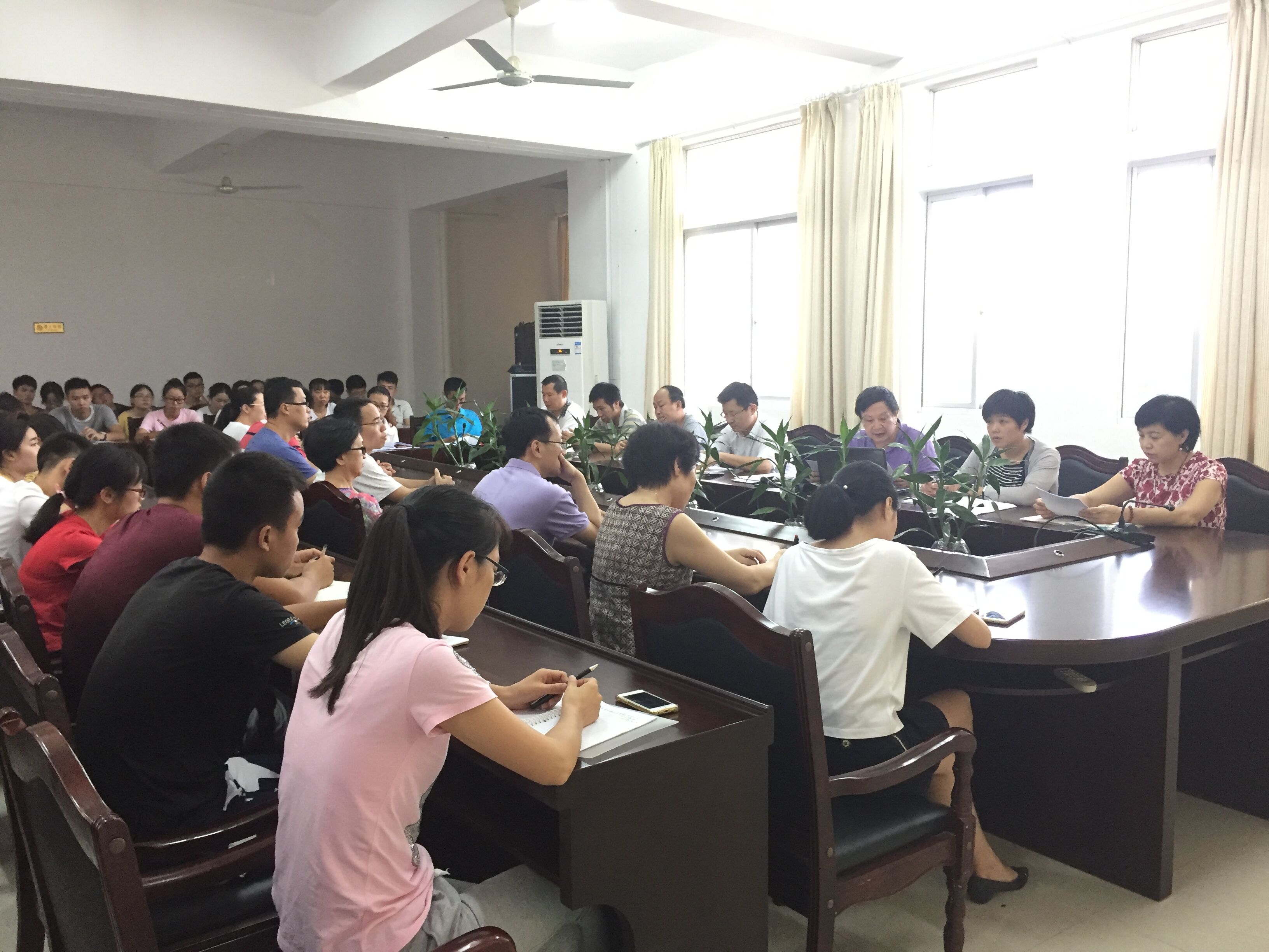 化学与化工学院召开全体党员大会传达学习学校第一次党代会精神