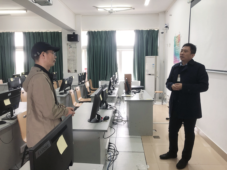 实验中心开展安全检查及疫情防控工作