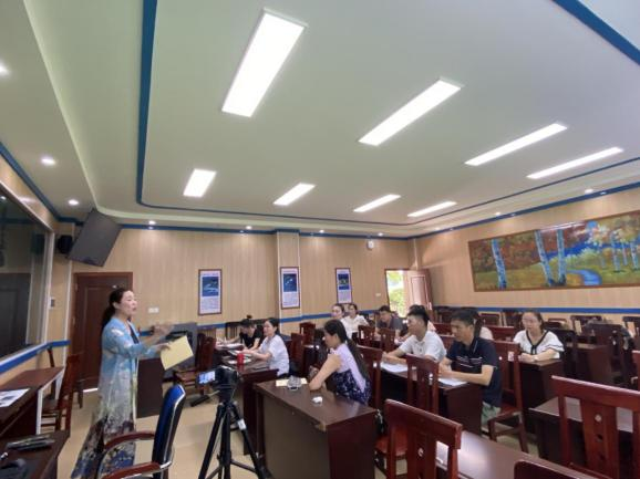 音乐学院师生推进“椰苗美育行动计划”进白沙