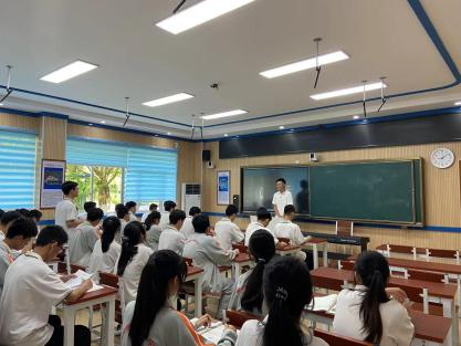 音乐学院师生推进“椰苗美育行动计划”进白沙