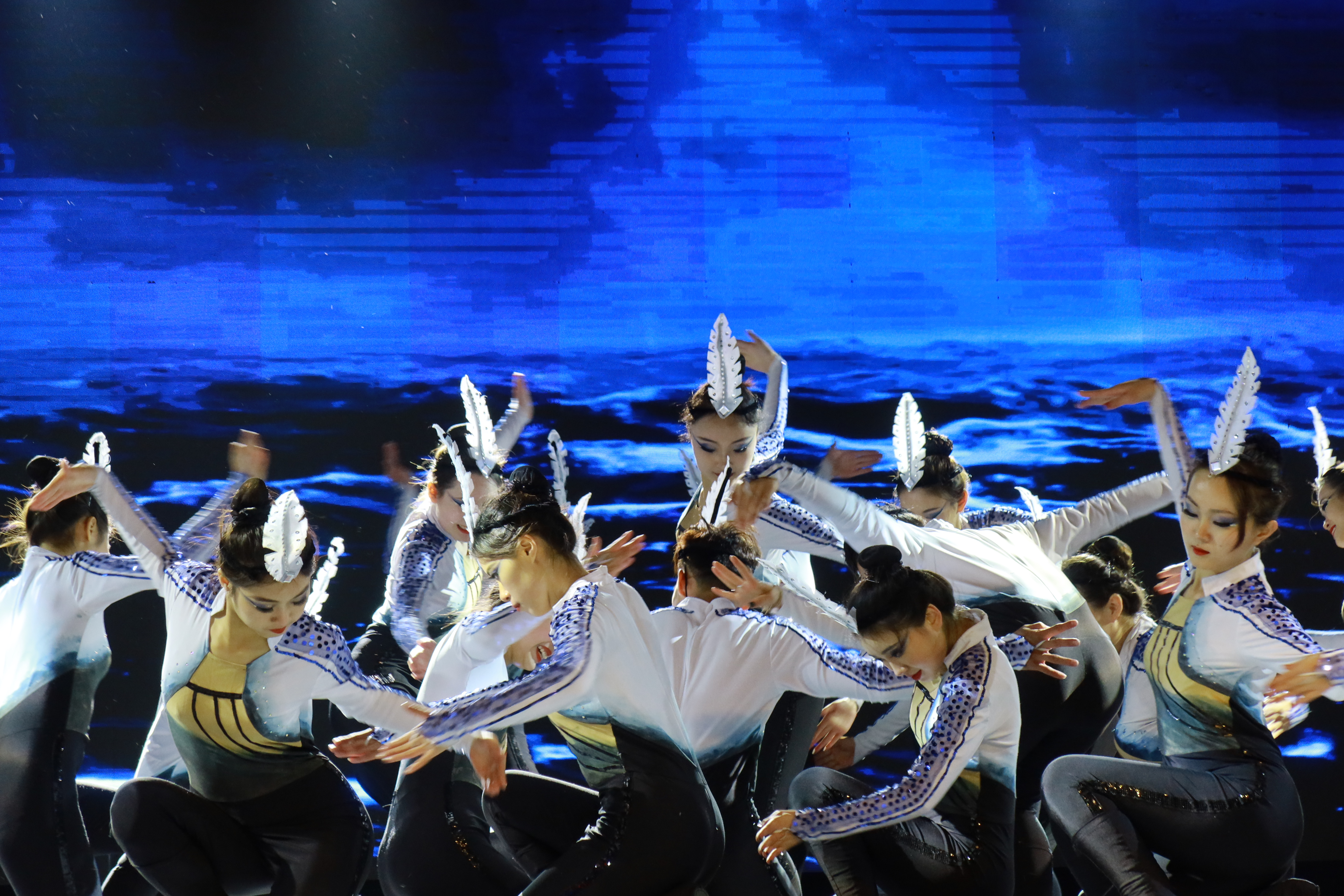 我院师生赴陵水本号镇举办惠民演出暨第三届艺术节开幕式