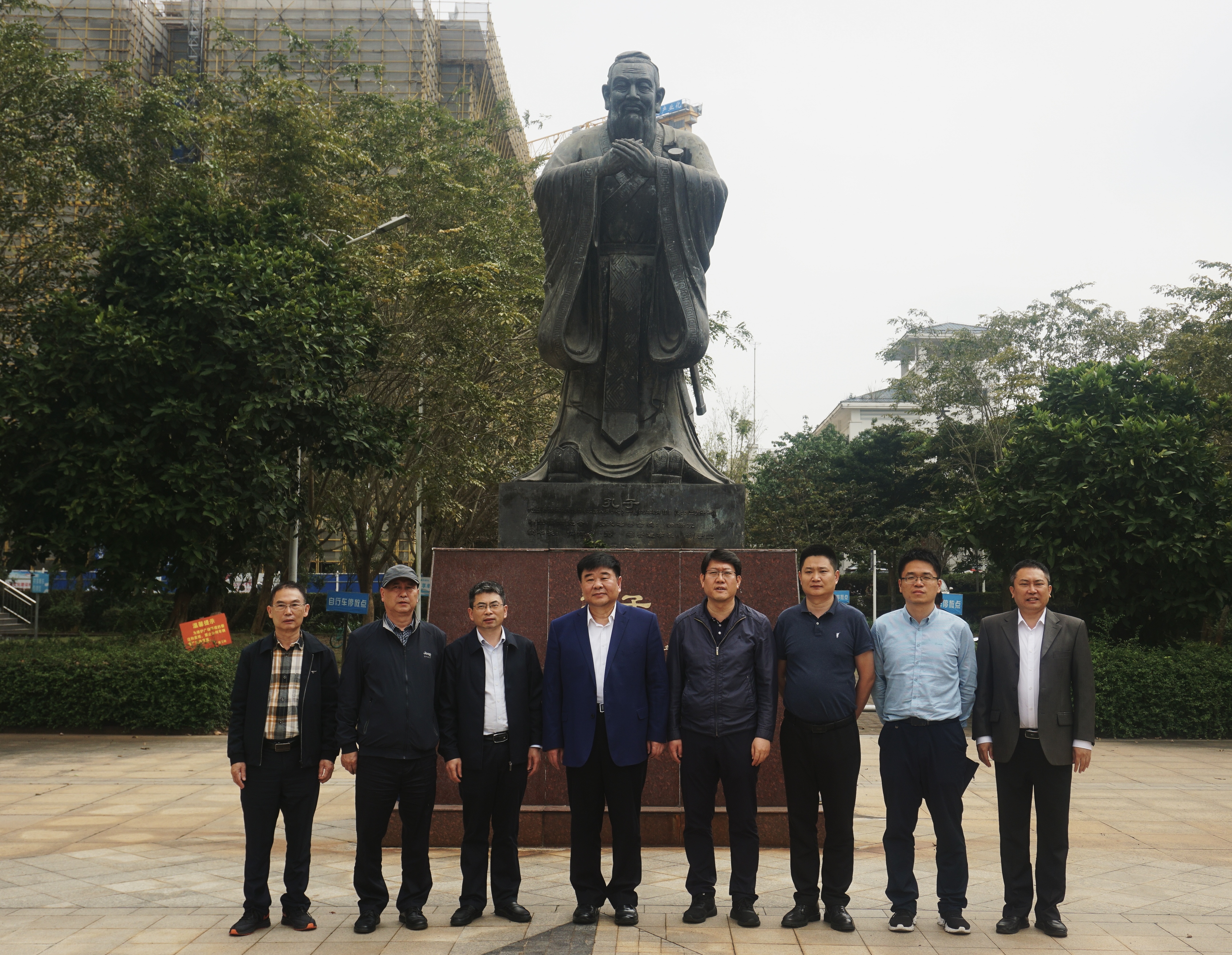 中国记协党组成员、书记处书记张百新为我院学生开展学术讲座