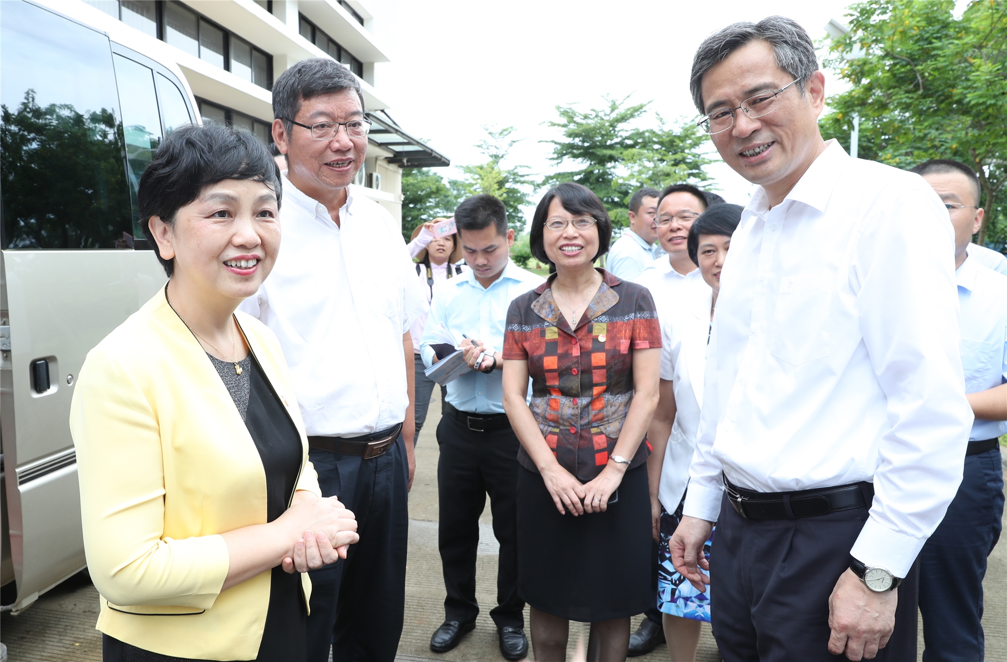 海南省委常委、海口市委书记何忠友调研我校科技园