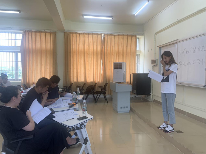 我院组织开展广播电视编导专业(中俄合作办学项目)毕业论文(设计)开题答辩工作