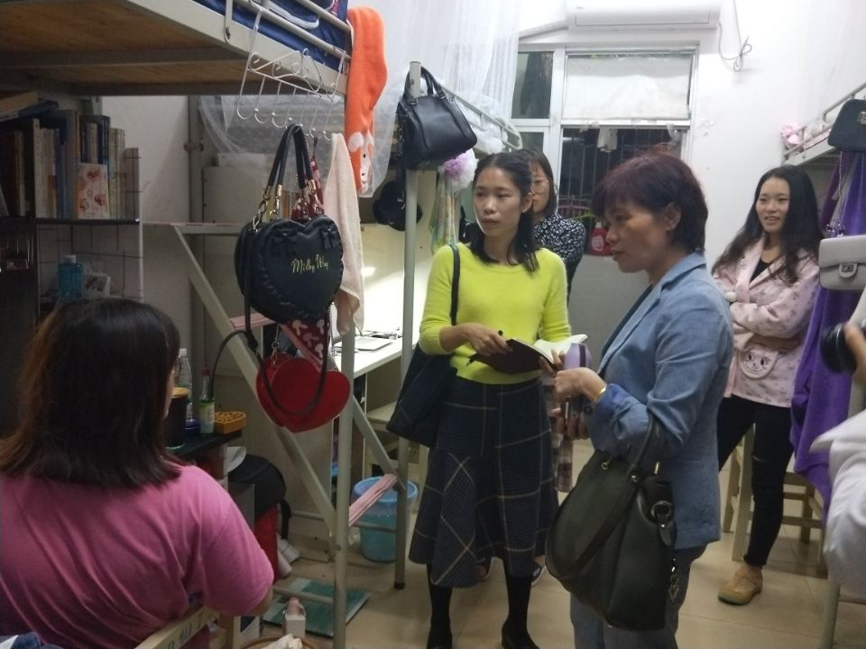 暖心走寝,把爱相送