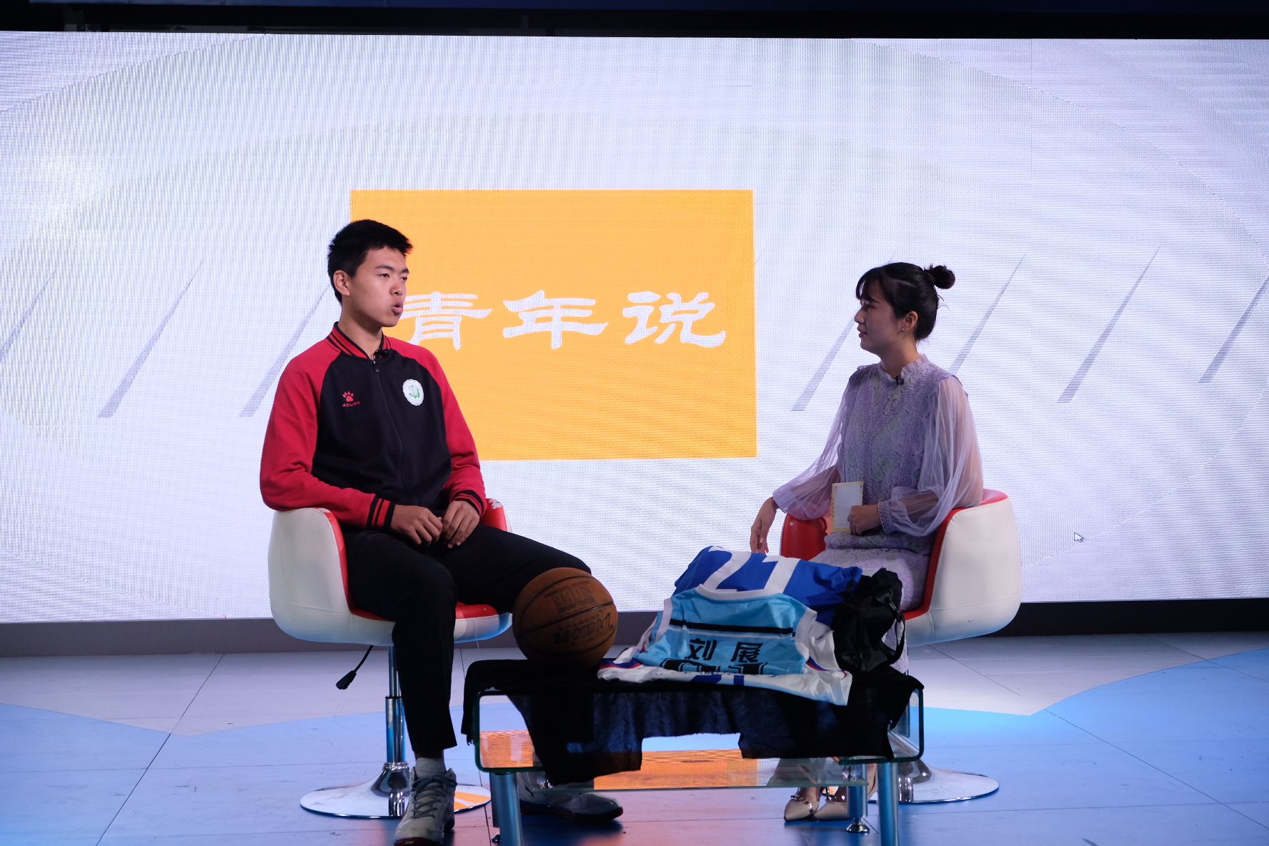 新闻传播与影视学院新闻技能之“采访实战“展示活动成功举行