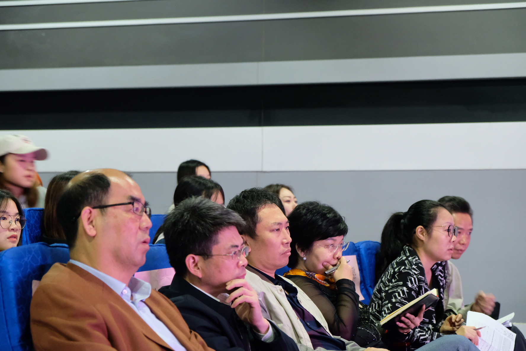 新闻传播与影视学院新闻技能之“采访实战“展示活动成功举行