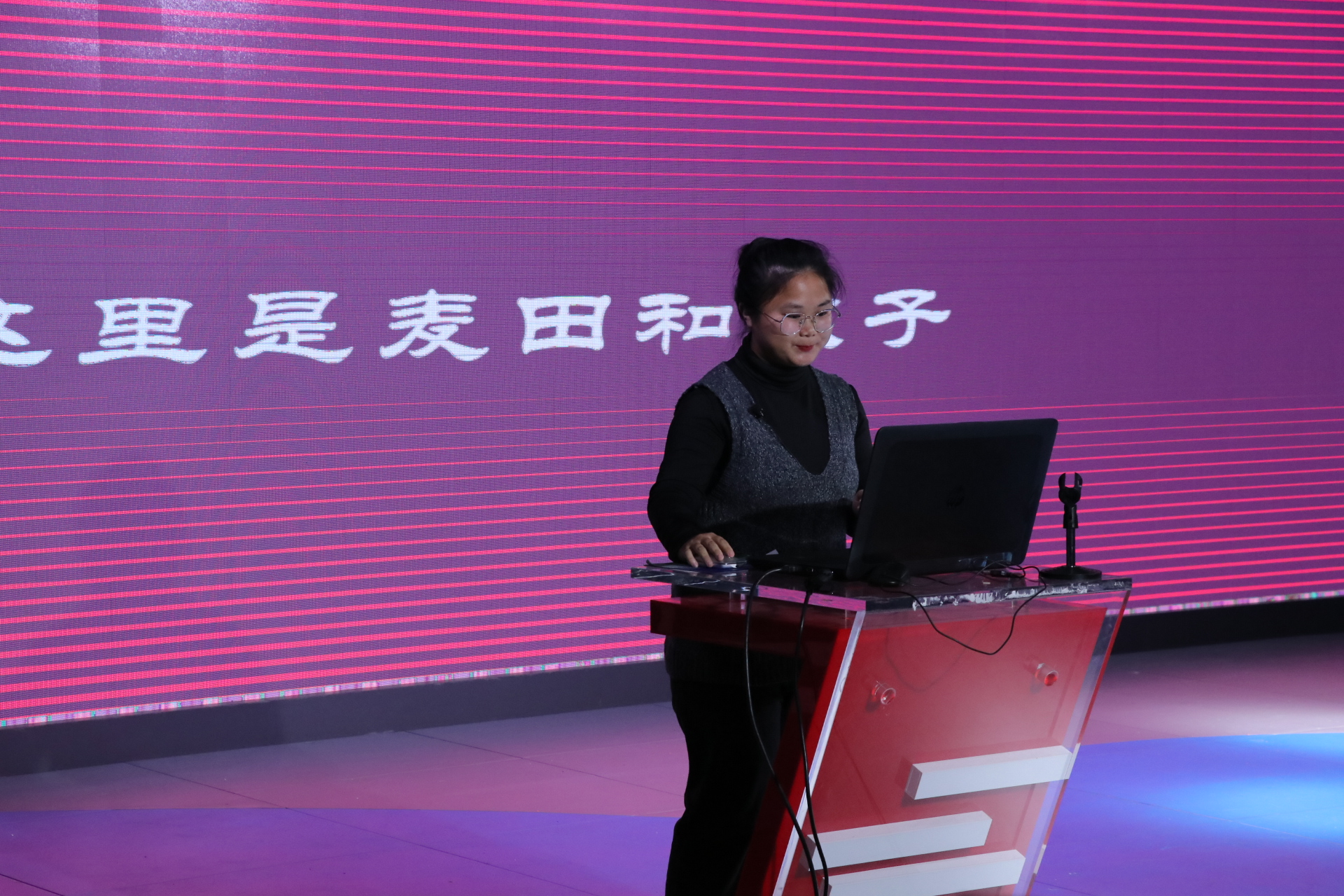 新闻传播与影视学院新闻技能之“采访实战“展示活动成功举行