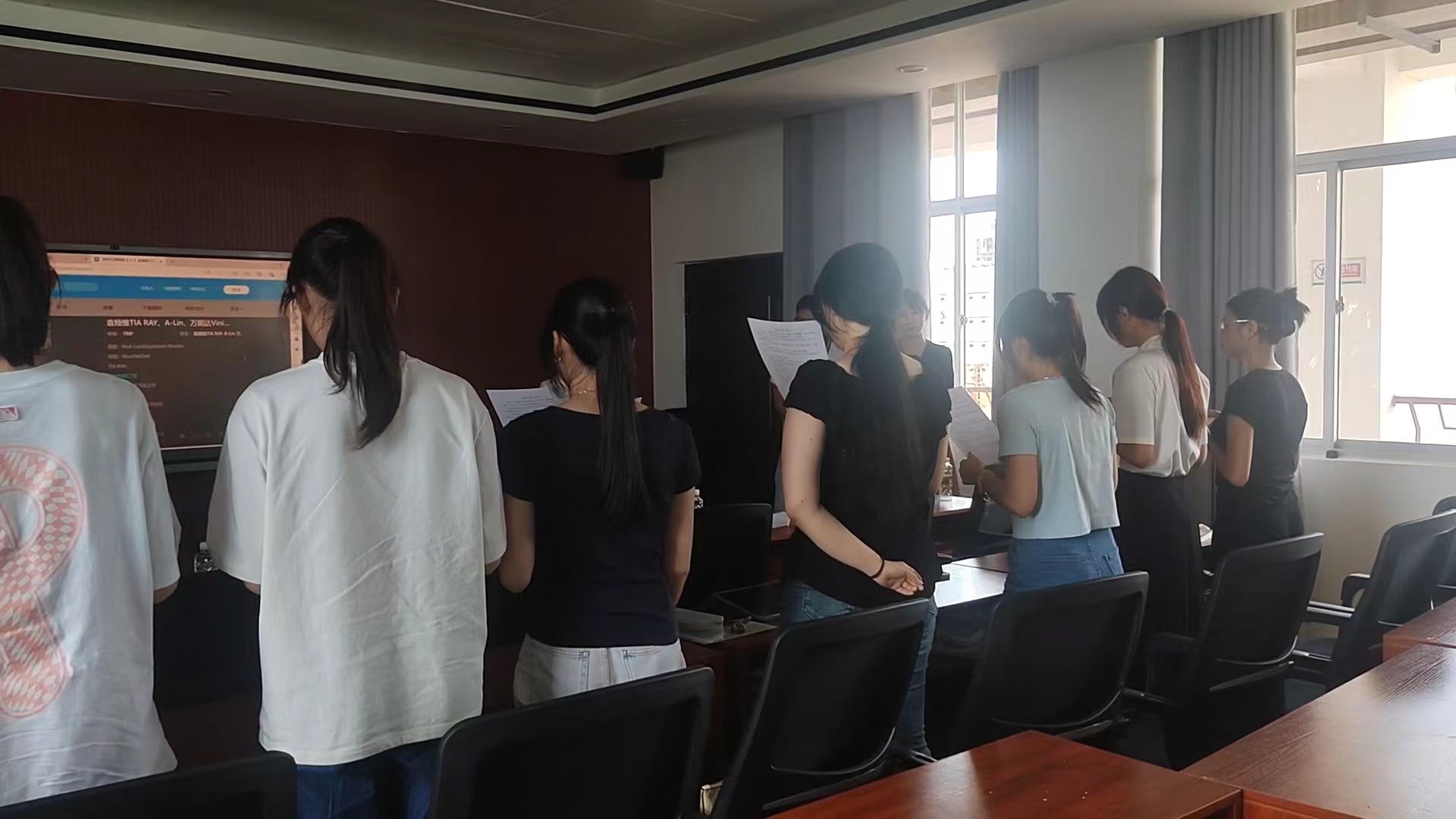 “留在海南，‘职’等你来”――教育学院举办两场 校园招聘会