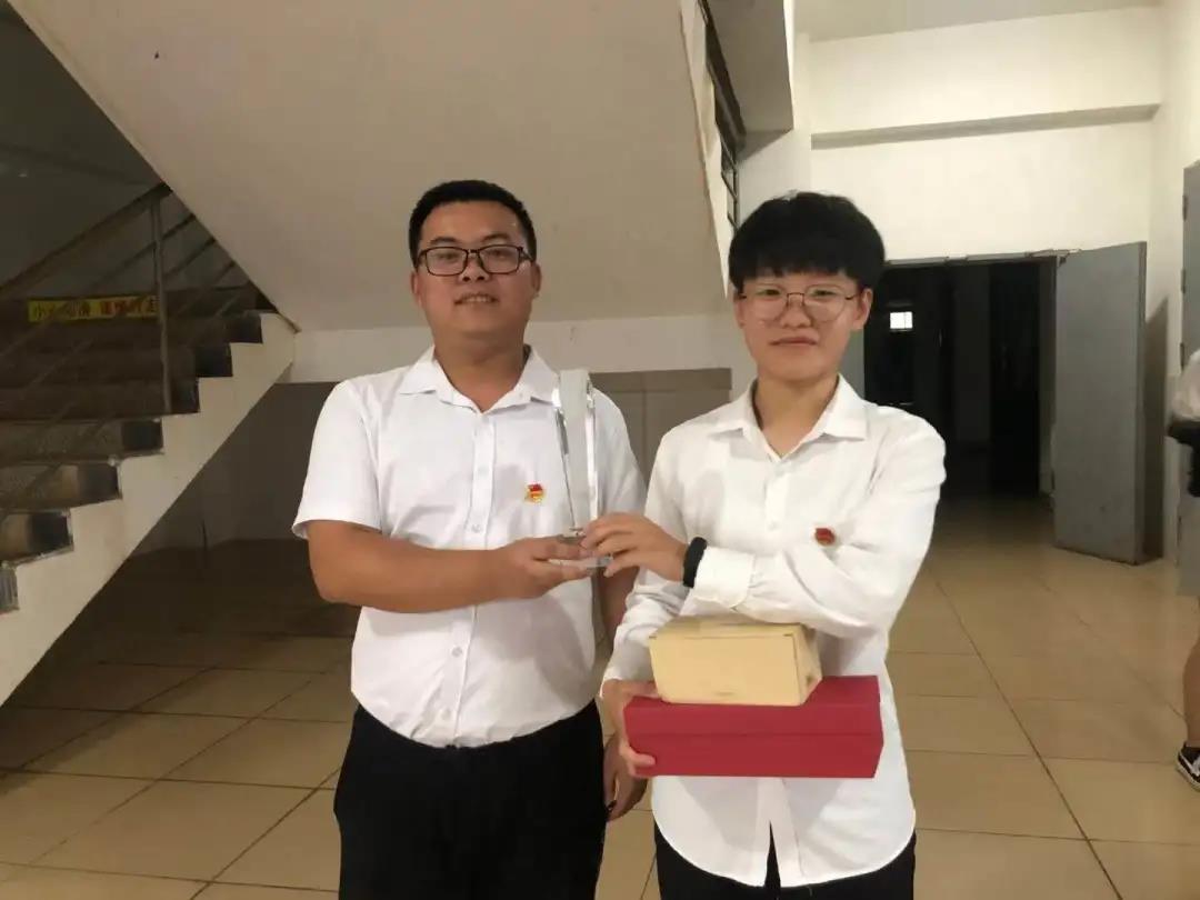 大学就要找点“正事”做做